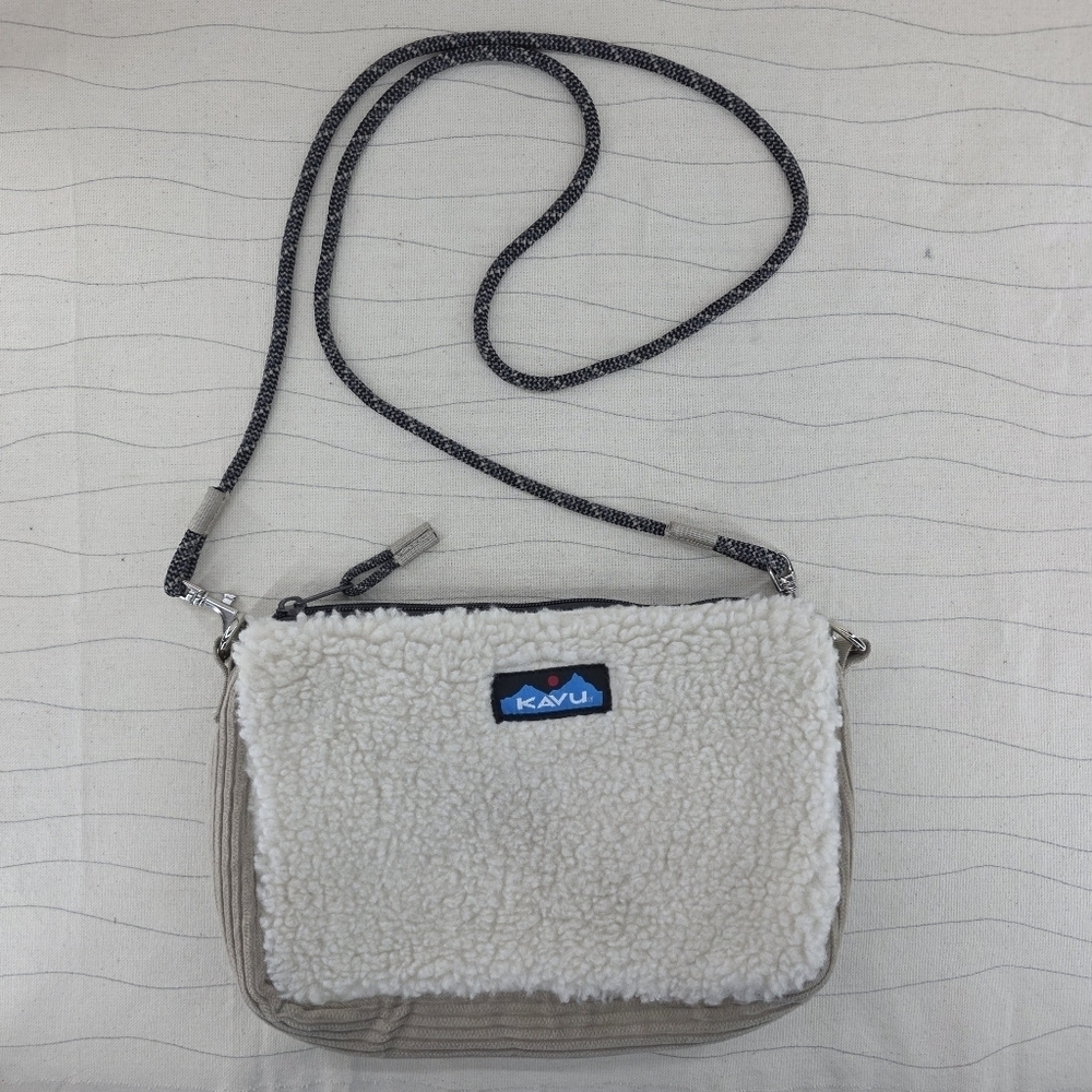 KAVU Womens So Snuggy Fleece Sherpa Cream Fuzzy Tan Corduroy Crossbody Bag Purse